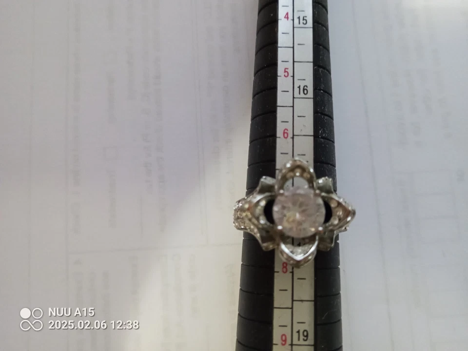 Anillo de cobre y níquel talla 7 con incrustaciones de piedras preciosas Diseño floral Joyería Foto 1 de 3