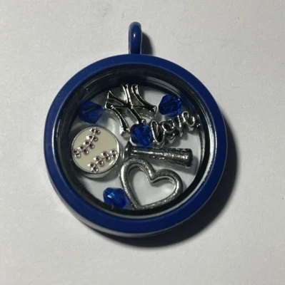 New York Yankees MLB Memory Charm Locket w/ 22 IN chain NEW - Image 1 of 3