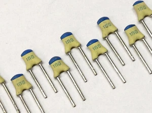 10 Stück HF-Kondensatoren Keramik radial bedrahtet 1nF 100V blau (M2156) - Picture 1 of 4