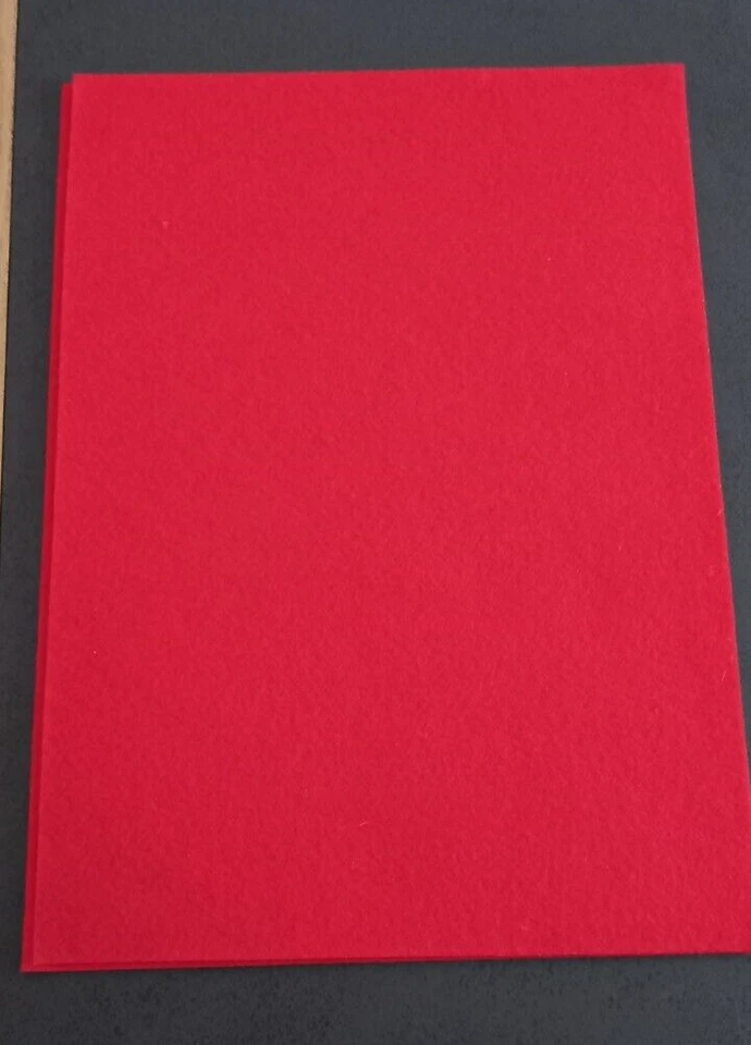 FEUTRINE - lot de 2 plaques de feutrines - dimensions 21 * 29,7 cm - rouge - Photo 1/1