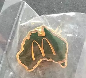 Vintage McDonalds Australia Pin Country Shaped New - Picture 1 of 3