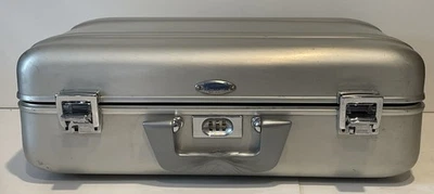 Halliburton Zero Aluminum Attache Briefcase Combination Lock 18 x 13 x 6 Silver - Image 1 of 4