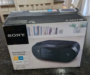 Nuevo Stock Antiguo Sellado SONY # CFD-S50 Boombox Portátil - CD/cassette/AM FM  - Imagen 1 de 4