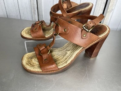 Tacones Michael Kors de cuero con tiras marrón con herrajes dorados Y2K talla 8,5 Foto 1 de 4