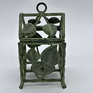 Candelabro de metal con motivo de hoja estilo jaula con tapa con bisagras pátina sintética - Imagen 1 de 14