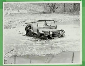Foto de archivo de colección 1968 del negativo original Jeep M151 - Imagen 1 de 2
