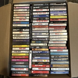 Cassette lot 90s Kiss Mc Hamer White Snake Dj JazzyJeff Rock Quiet Riot Weird Al - Imagen 1 de 13