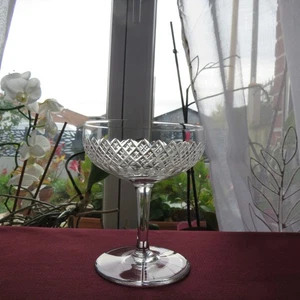 1 coupe a champagne en cristal  de Baccarat taille diamant et biseaux signé - Picture 1 of 9