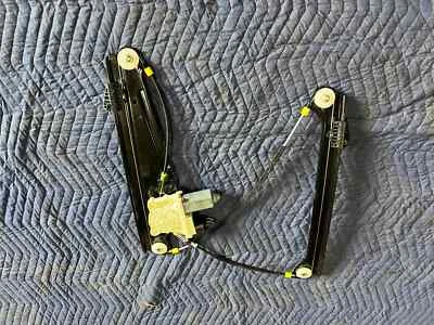 02-08 BMW E65 745I 745LI 750I 750LI FRONT RIGHT  SIDE WINDOW REGULATOR OEM - Image 1 of 4