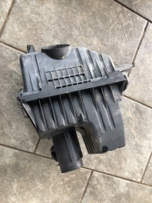 2006 06 Mercury Mariner Air Intake Cleaner Air Box  2.3 132K Miles OEM LKQ - Image 1 of 4