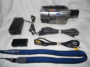 Sony CCD-TRV57 HI8 8mm Video8 camera Camcorder VCR Player Video Transfer - Picture 1 of 6
