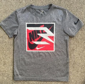 NIKE Boys' Dri-Fit Athletic T-Shirt Size S 8-10 FREE SHIPPING! - Bild 1 von 4