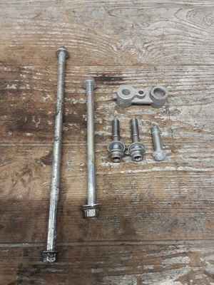 Yamaha FZ-09 FZ09 MT09 MT-09 2014 14-17 pernos de montaje del motor herrajes Foto 1 de 4