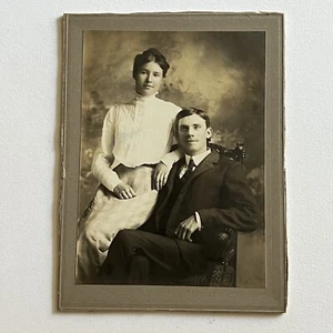 Antica cartolina armadio fotografia coppia affettuosa ID Thorpe Johnson Portland - Foto 1 di 9