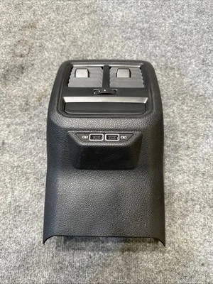 Оригинальная отделка задней вентиляционной решетки центральной консоли для Volkswagen Passat 2020-2022 годов выпуска 561863289 - Изображение 1 из 4