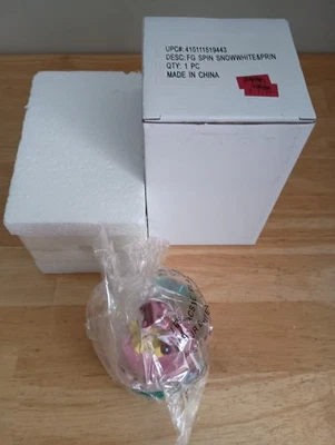 Disney Store Excl 2004 Blancanieves y Príncipe Mini Castillo Giratorio Globo de Nieve NUEVO Foto 1 de 4