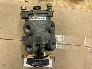 452950c92 International NEU Bendix E6 Fußventil Bendix Nummer Bx286171 - Bild 1 von 2