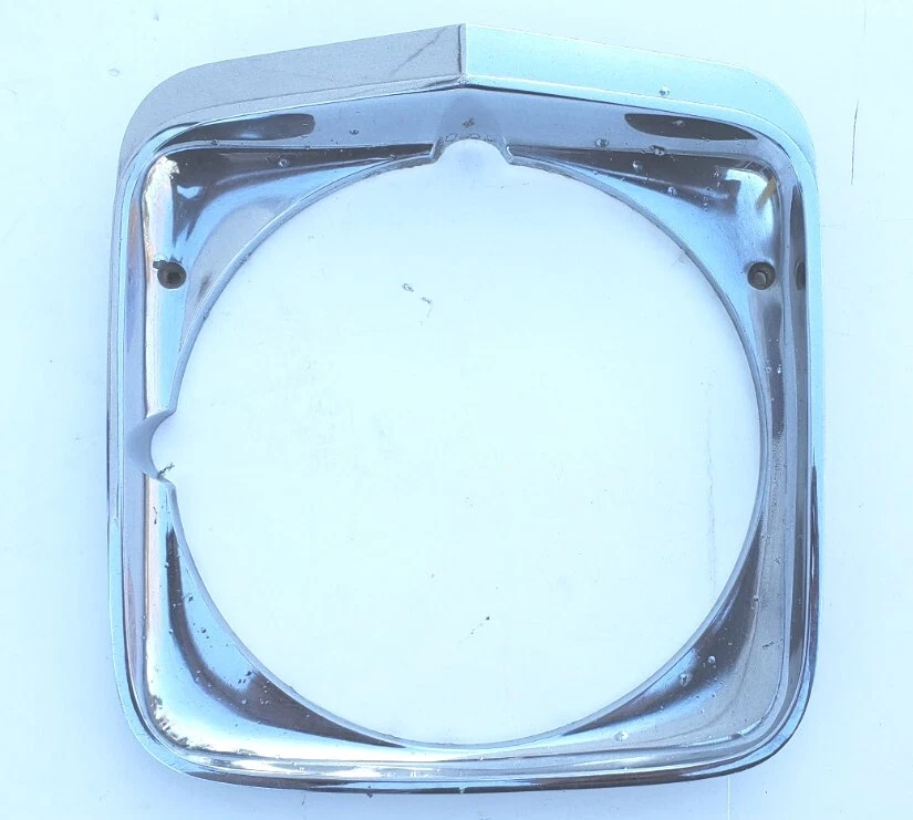 Bisel de faros Pontiac Grand Prix 1974 1975 Foto 1 de 4