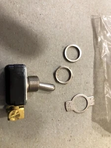 McGill Toggle Switch, P/N 4125-0001, SPST, 8A BAT Handle SW , 125 or 250 V - Picture 1 of 3