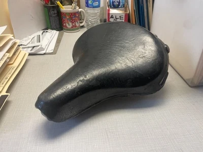 Asiento de sillín Schwinn Phantom negro vintage con abrazadera Foto 1 de 4