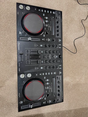 Pioneer DDJ S1 Serato DJ Controller With Power Cable and USB  - Image 1 of 2