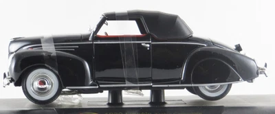 1939 Lincoln Zephyr Convertible - Black - Diecast  1:32 Scale by Signature - Image 1 of 4