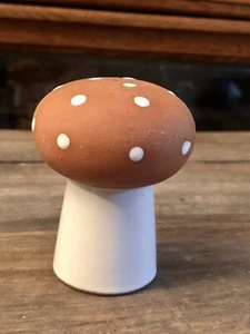 Vintage Holt Howard Mushroom Salt and Pepper Shakers - Picture 1 of 5