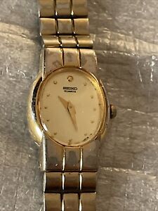 Woman's Gold Tone Seiko Wrist Watch IN00-5A59 New Battery