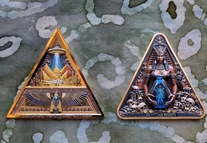 2 piezas Medallas de cobre temáticas de Egipto oro 24k dorado 1 oz ¡pequeñas 2500 acuñaciones! - Imagen 1 de 9