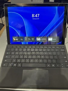 Microsoft Surface Pro 5 12.3 Silver 2.5 GHz i7-7660U 8GB 256GB SSD w/ Dock - Picture 1 of 4