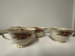 set of 4 Rosenthal Continental Queen's Bouquet Footed Cup & Saucer Set - Picture 1 of 8