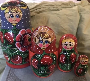 4 piece Russian Nesting Dolls Wooden Handpainted Matryoshka Set Strawberry - Picture 1 of 6