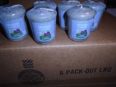 VELA YANKEE 6 FLORES LILAS VOTIVAS Foto 1 de 4