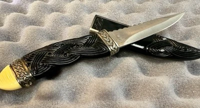 Cuchillo escocés Dirk con funda Foto 1 de 4