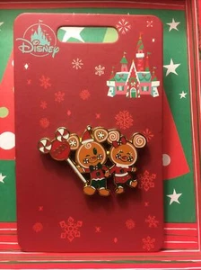 New Disney Mickey Mouse & Minnie Mouse Gingerbread 2020 Christmas Pin In Hand - Picture 1 of 1