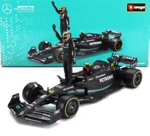 MODELLINO AUTO STATICO BURAGO MERCEDES GP F1 W14 FIGURE HAMILTON 2023 SCALA 1/24 - Foto 1 di 11
