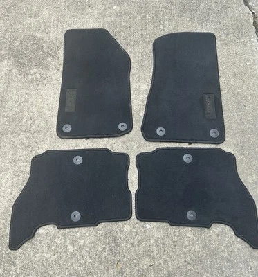 Jeep Wrangler JL 2 puertas pick up - juego alfombrillas delanteras traseras originales OEM 49212G Foto 1 de 4