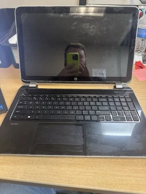 HP 15-ay061nr Laptop 15,6" Intel Pentium N3710, HDD da 522 GB, 1,60 GHz, 8 GB di RAM - Immagine 1 di 4