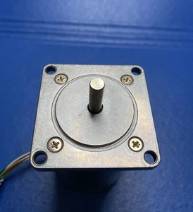 23LM-C304 MOTORE STEPPER NEMA 23 1.5A - PASSO PASSO PROFESSIONALE NUOVO - Imagen 1 de 7