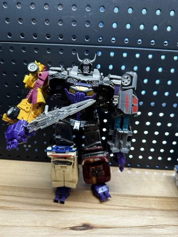 Transformers Combiner Wars Stunticons Menasor Cover