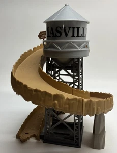 Disney Pixar Cars 2017 Storyset Thomasville Raceway Tower - Picture 1 of 10