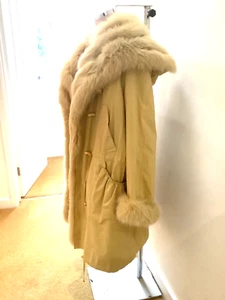 VOSS Micro Royale fox fur coat, West Germany, Vintage UNIQUE COUTURE Ski Holiday - Picture 1 of 24