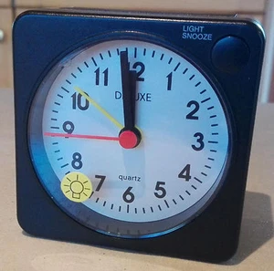 DELUXE QUARTZ ALARM CLOCK - BLACK - Foto 1 di 4