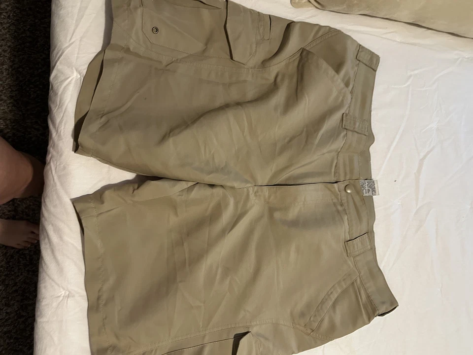 Pantalones Cortos Deportivos World Wide Pesca Bolsillos de Carga Senderismo Caqui Talla 44 Usados en Excelente Condición  Foto 1 de 2