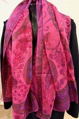 正品 爱马仕通用丝绸Mousseline 140厘米。  Peuple Du Vent披肩全新带盒 — 第 1/4 张图片