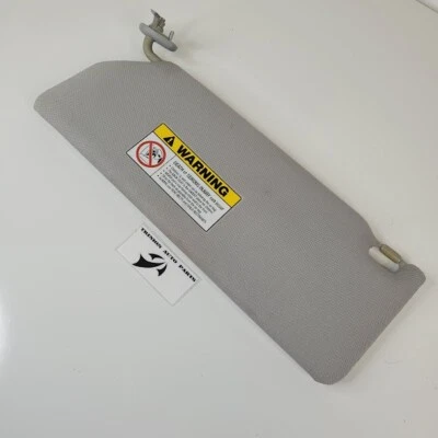 2006 Honda Ridgeline Sun Visor LH Driver Side Cinza com Parafusos Fabricante de Equipamento Original - Imagem 1 de 4