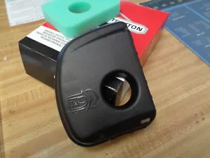 593228 GENUINE BRIGGS COVER & 799579 FOAM FILTER MTD, TROYBILT PRIMER STYLE CARB - Picture 1 of 8