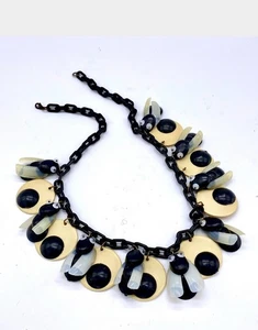 Collar estilo vintage arte pop plástico temprano moscas divertidas y más - Imagen 1 de 4