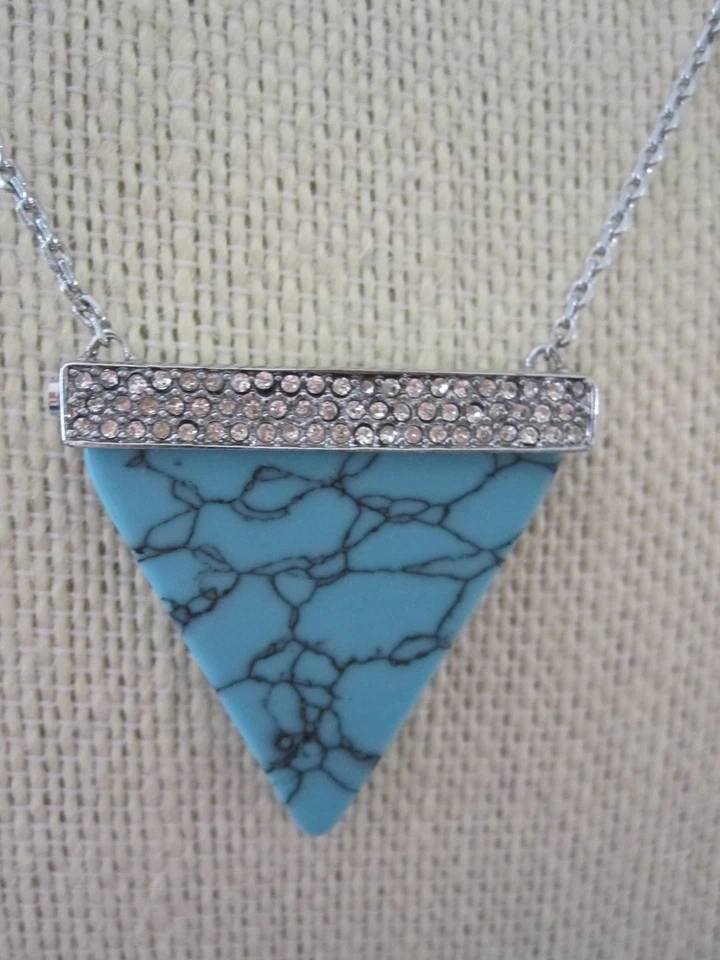 Nuevo con etiquetas Collar Michael Kors Pavé Imitación Turquesa Brillo - $165 Foto 1 de 4