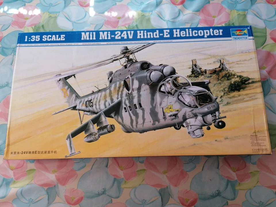 ITALERI 1/35 MIL MI-24V HIND-E HELICOPTER  - Immagine 1 di 4